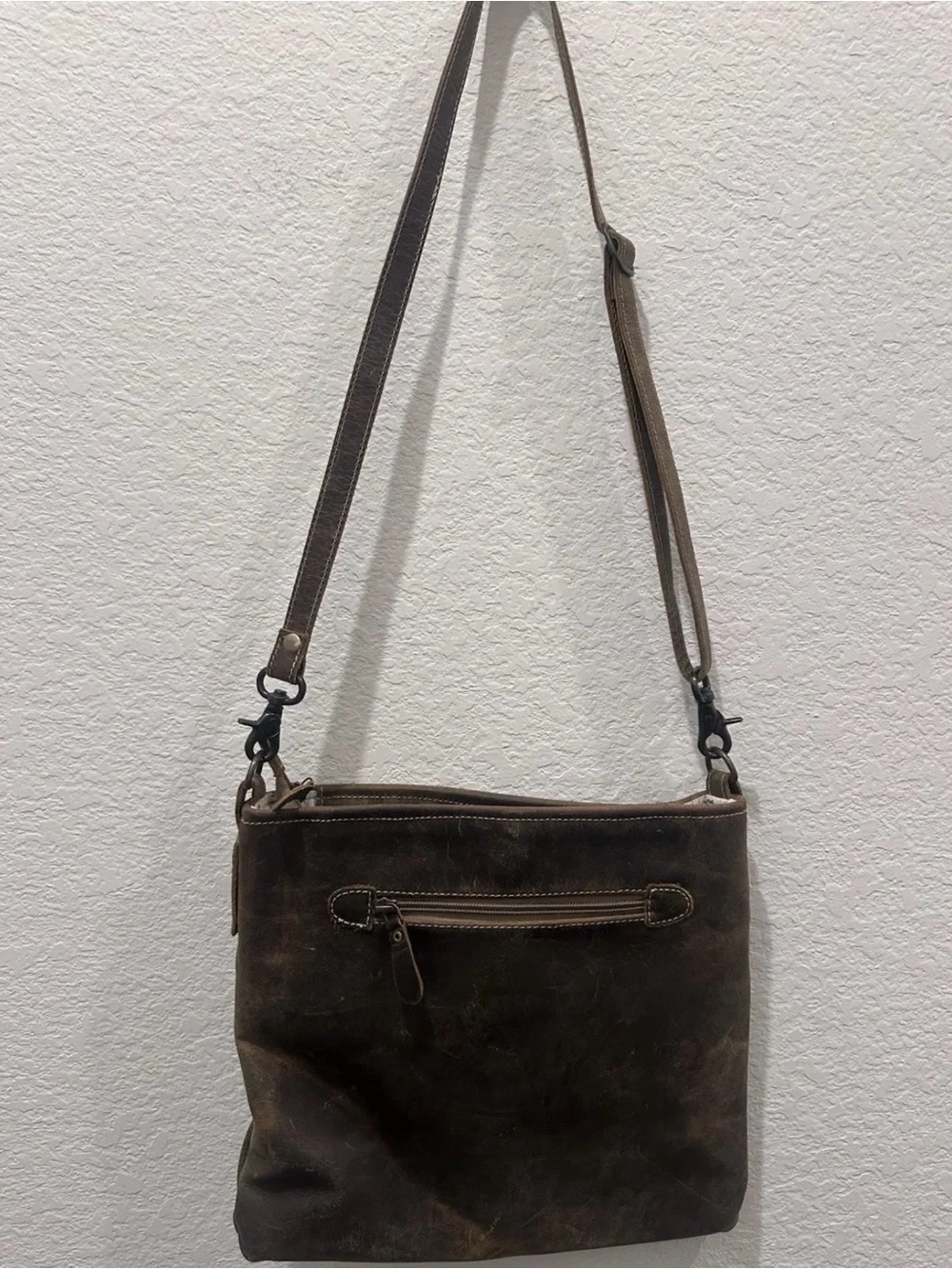 Myra Bag compact distressed